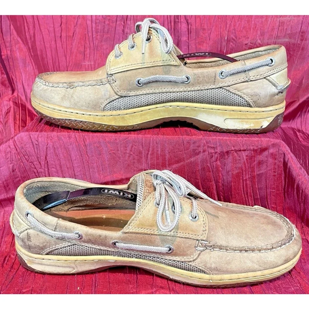 Sperry mens top